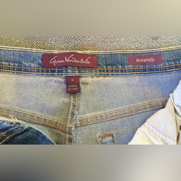 Gloria Vanderbilt Jeans - Picture 2 of 4